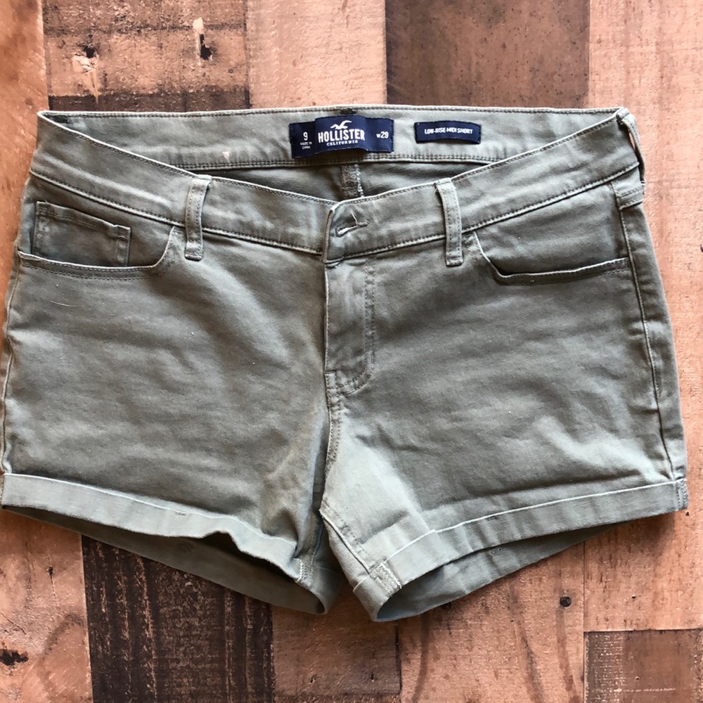 Hollister low rise midi shorts